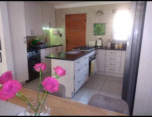 3 BEDROOM DUPLEX FOR SALE IN ROOIHUISKRAAL NORTH